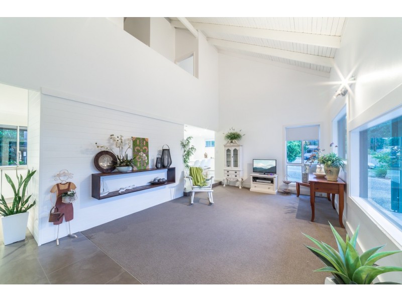 5 Woodland Drive, Reedy Creek QLD 4227