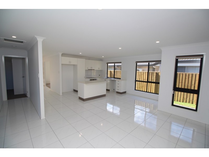 5 Miamax Place, Logan Reserve QLD 4133