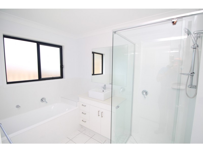 5 Miamax Place, Logan Reserve QLD 4133