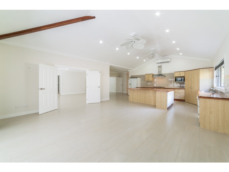 391 San Fernando Drive, Worongary QLD 4213