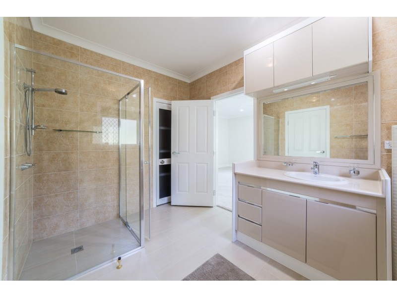 391 San Fernando Drive, Worongary QLD 4213