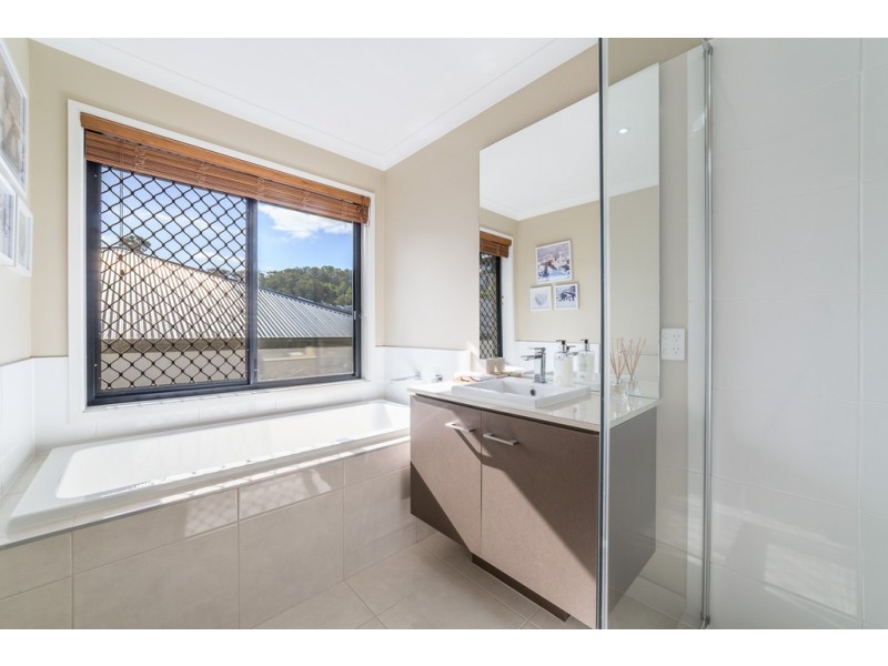 213 Riverstone Crossing, Maudsland QLD 4210