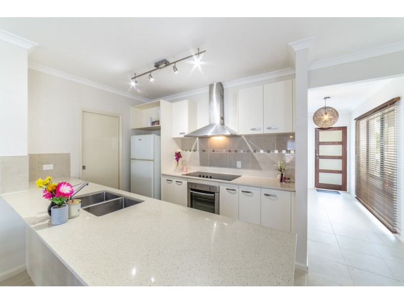 6 Summerstone Place, Maudsland QLD 4210