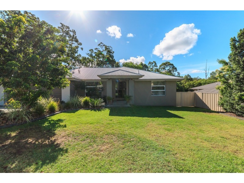 5 Caragh Crescent, Oxenford QLD 4210