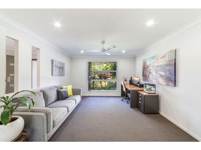 5 Caragh Crescent, Oxenford QLD 4210