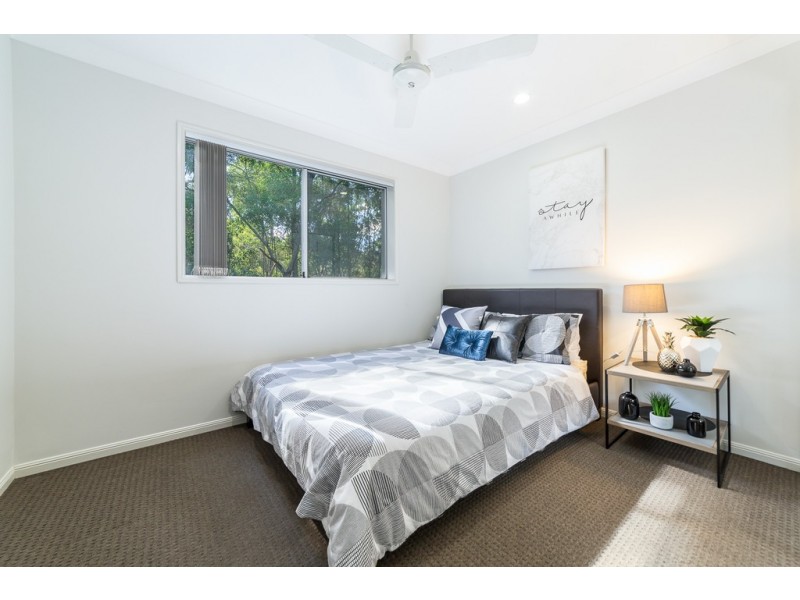 5 Caragh Crescent, Oxenford QLD 4210