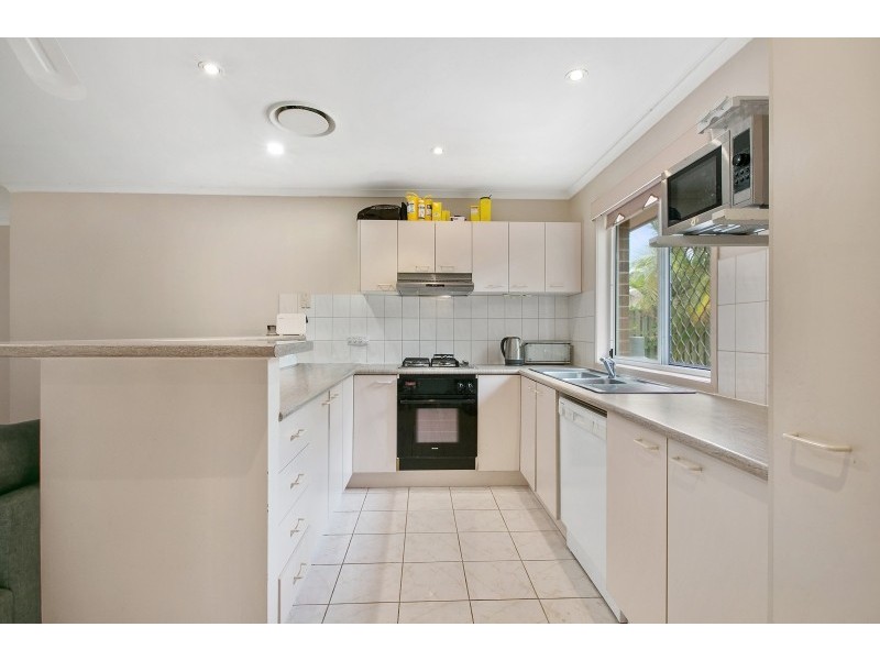 8 Prahran Court, Robina QLD 4226