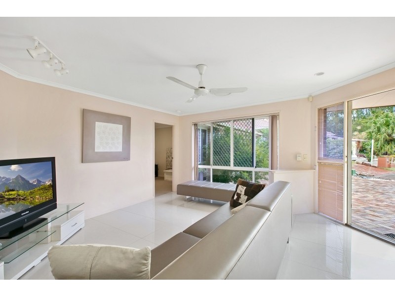 8 Prahran Court, Robina QLD 4226