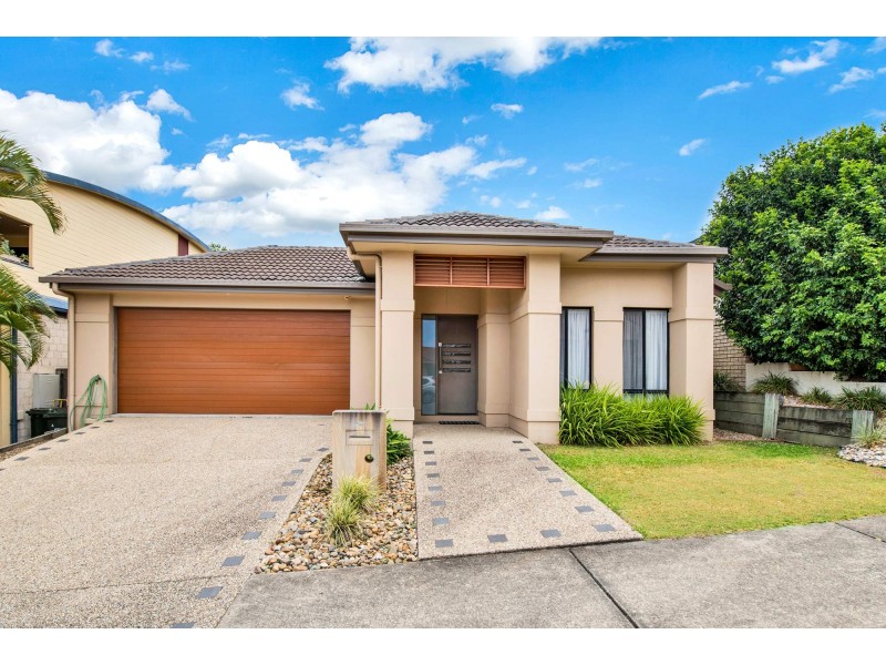 111 Bayswater Avenue, Varsity Lakes QLD 4227