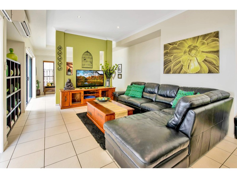 111 Bayswater Avenue, Varsity Lakes QLD 4227