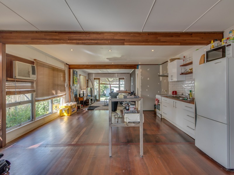 125 Nobby Parade, Miami QLD 4220