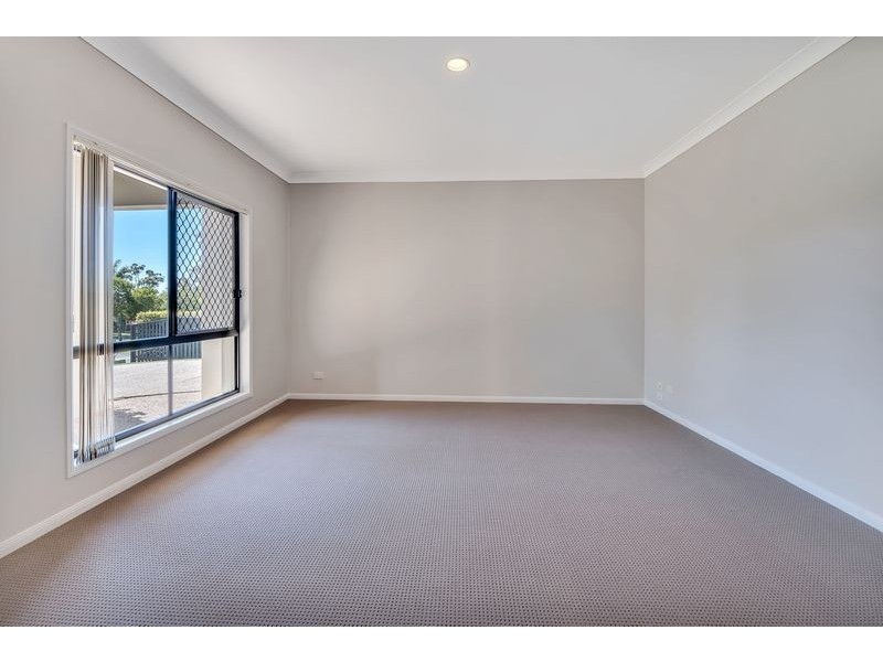 4 Grenada Court, Varsity Lakes QLD 4227