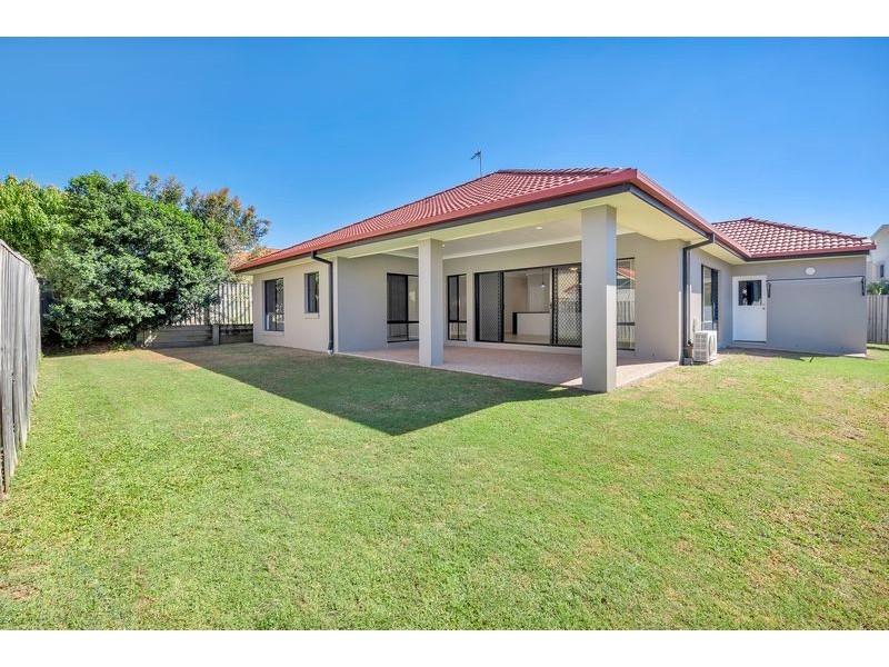 4 Grenada Court, Varsity Lakes QLD 4227