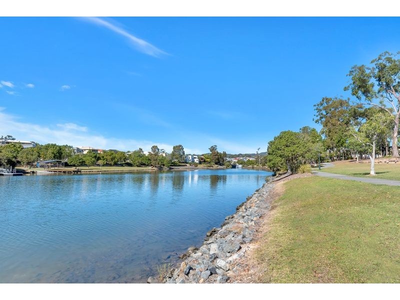 4 Grenada Court, Varsity Lakes QLD 4227