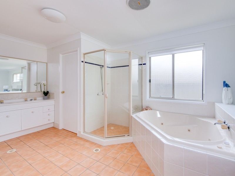27 Protea Court, Robina QLD 4226