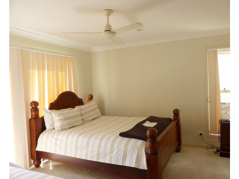 23 Respall Way, Arundel QLD 4214