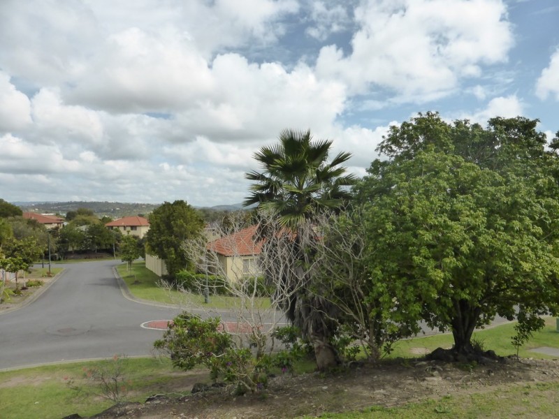 23 Respall Way, Arundel QLD 4214