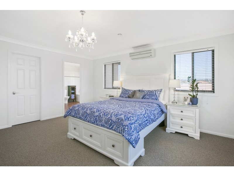 2/15 Tourangeau Crescent, Varsity Lakes QLD 4227