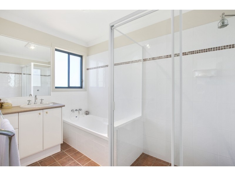 2/15 Tourangeau Crescent, Varsity Lakes QLD 4227