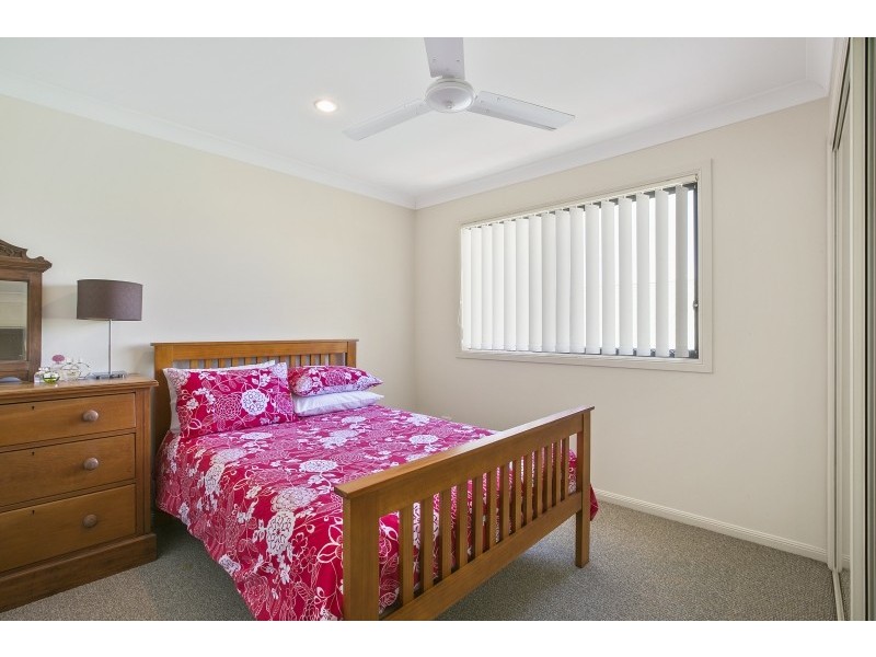 2/15 Tourangeau Crescent, Varsity Lakes QLD 4227