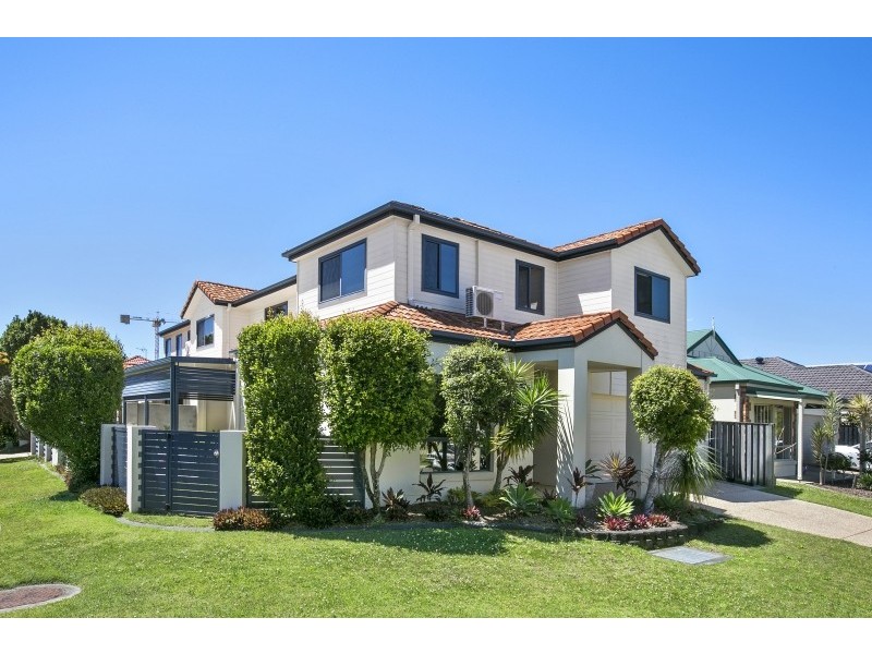 2/15 Tourangeau Crescent, Varsity Lakes QLD 4227