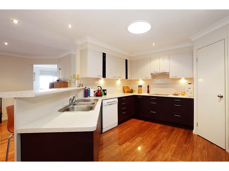 25 Piccadilly Place, Highland Park QLD 4211
