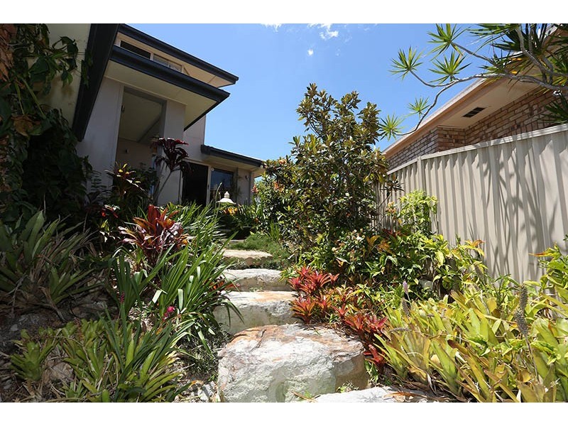 25 Piccadilly Place, Highland Park QLD 4211