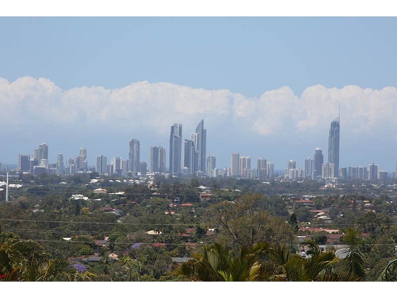 25 Piccadilly Place, Highland Park QLD 4211