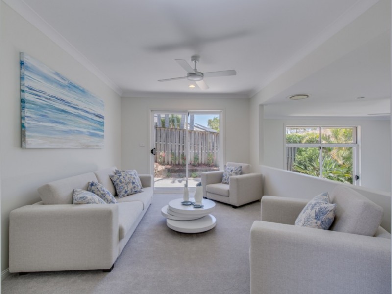 154 Camberwell Circuit, Robina QLD 4226