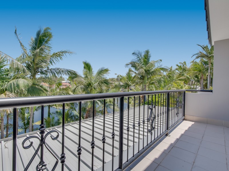 154 Camberwell Circuit, Robina QLD 4226