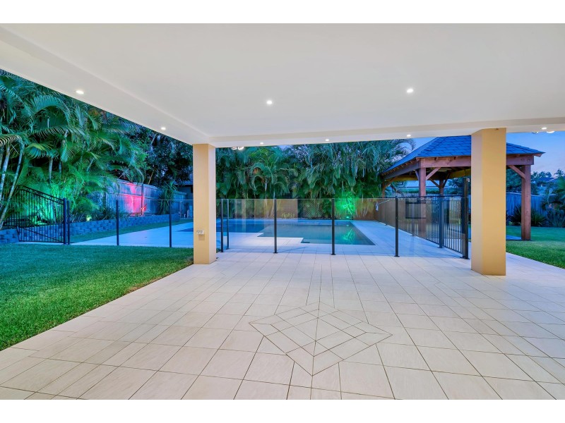 10 Whitehead Drive, Burleigh Waters QLD 4220