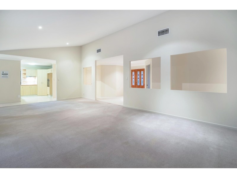 10 Whitehead Drive, Burleigh Waters QLD 4220