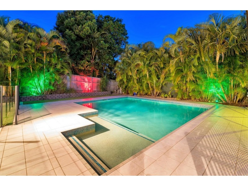 10 Whitehead Drive, Burleigh Waters QLD 4220