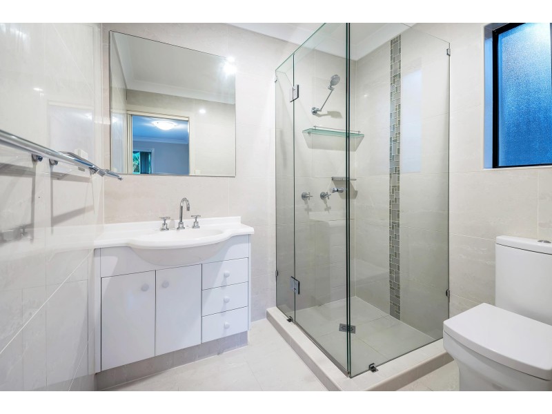 10 Whitehead Drive, Burleigh Waters QLD 4220