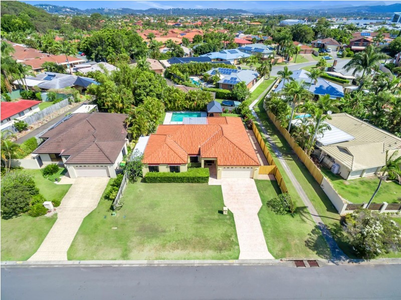10 Whitehead Drive, Burleigh Waters QLD 4220