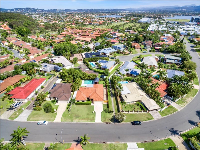 10 Whitehead Drive, Burleigh Waters QLD 4220
