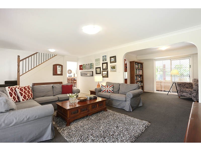 37 Sunningdale Circuit, Robina QLD 4226