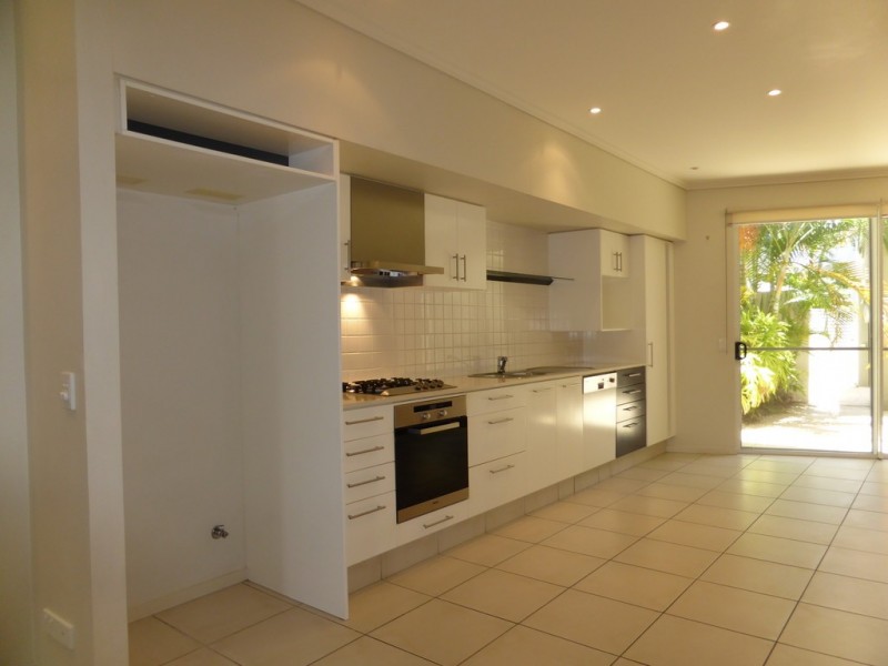 36 Moores Crescent, Varsity Lakes QLD 4227