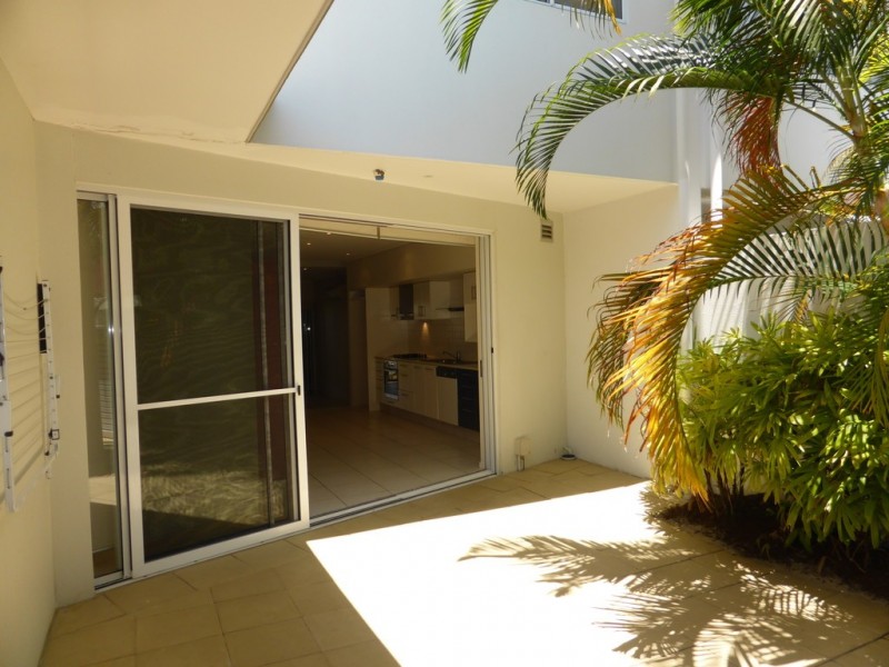 36 Moores Crescent, Varsity Lakes QLD 4227