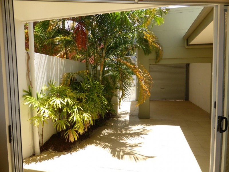 36 Moores Crescent, Varsity Lakes QLD 4227