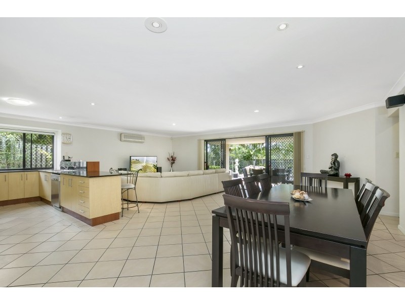 1 Peachwood Court, Robina QLD 4226