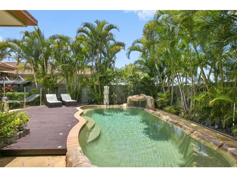 1 Peachwood Court, Robina QLD 4226