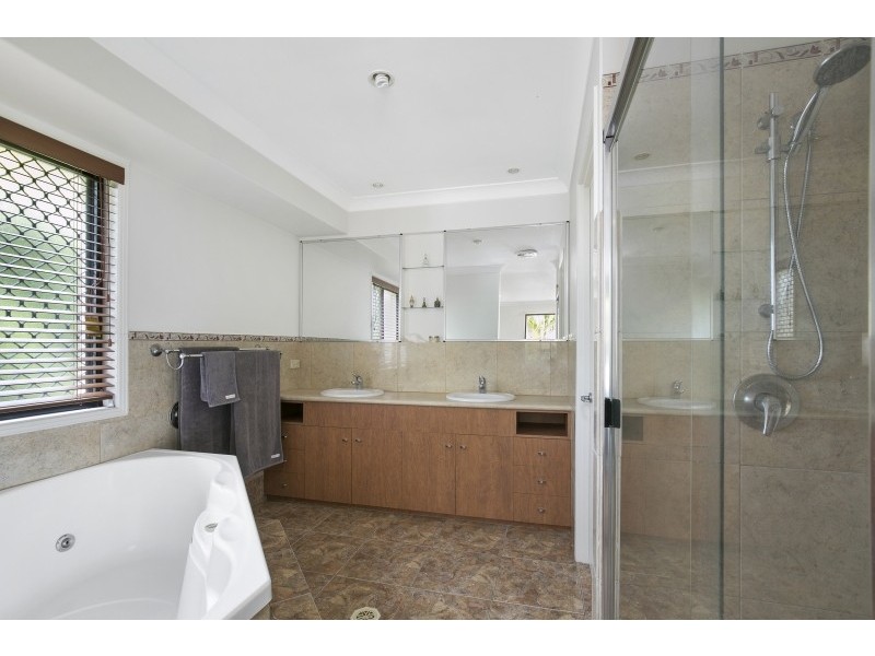 1 Peachwood Court, Robina QLD 4226