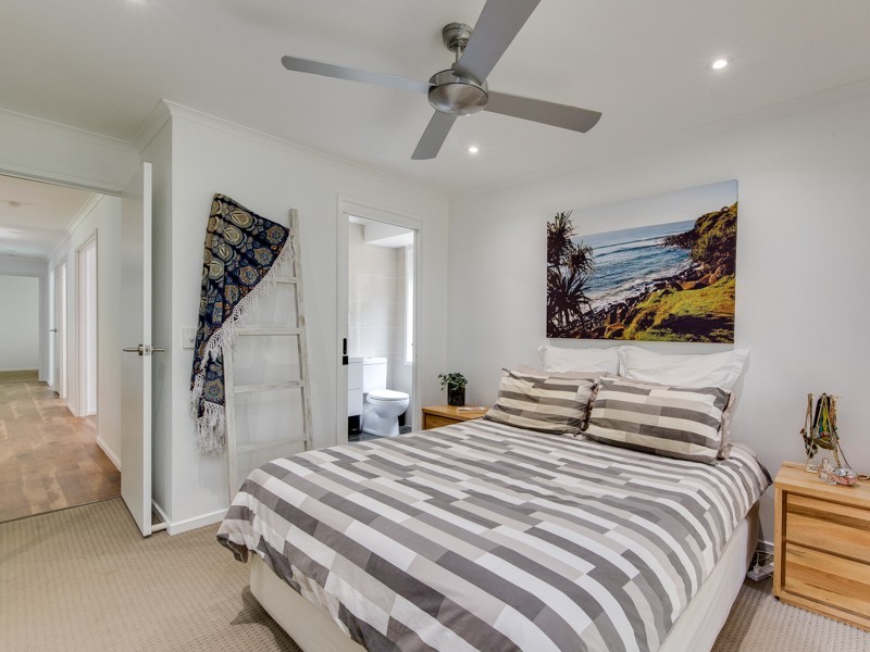 6 Dundee Court, Robina QLD 4226