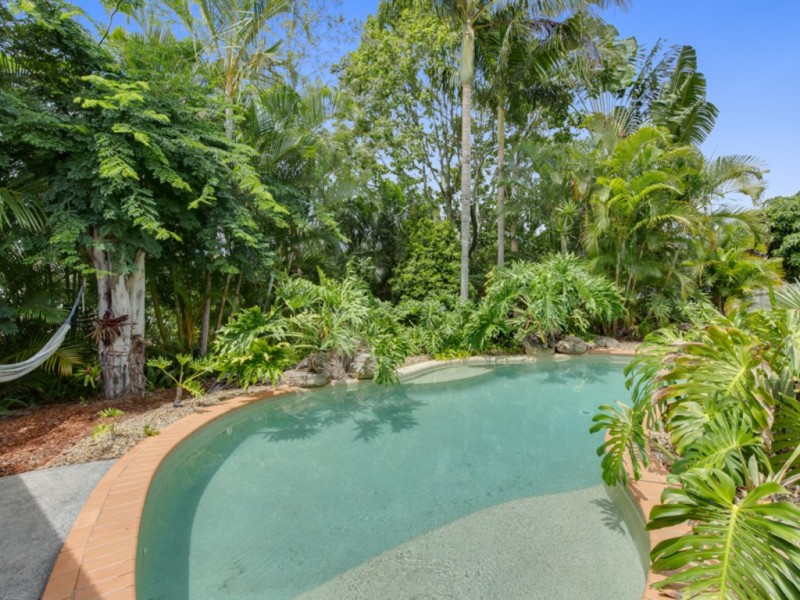 6 Dundee Court, Robina QLD 4226