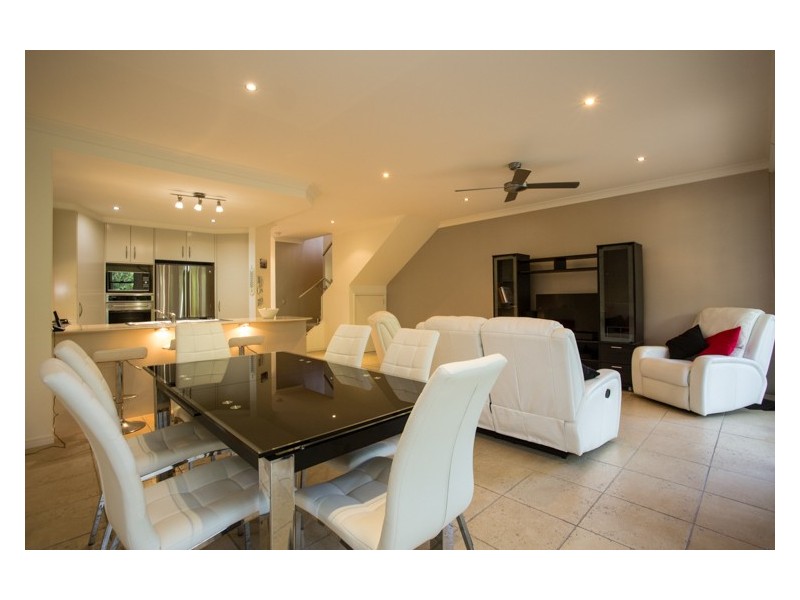 1060/1 The Cove Crescent, Carrara QLD 4211