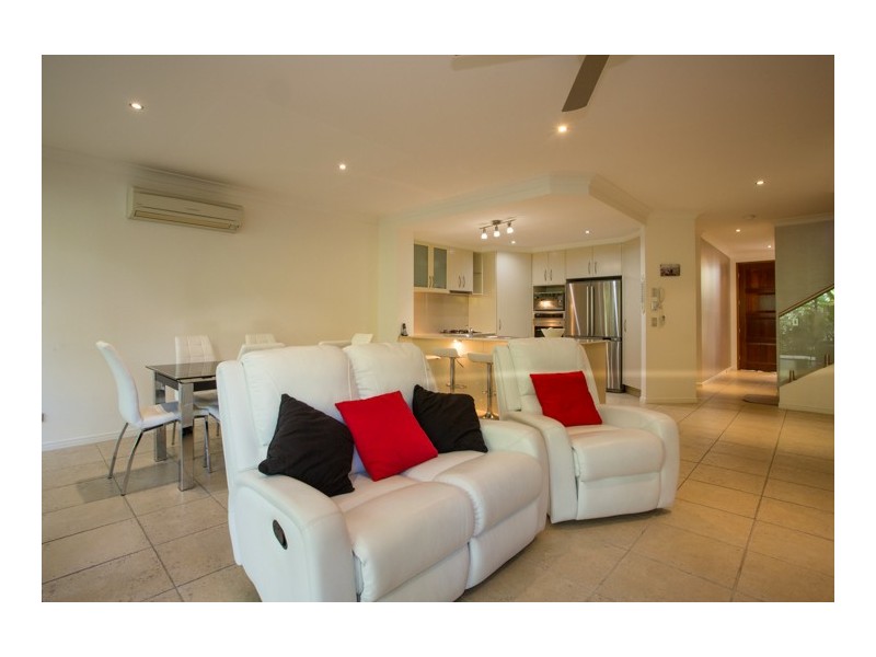 1060/1 The Cove Crescent, Carrara QLD 4211