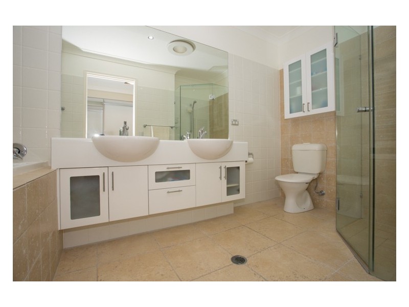 1060/1 The Cove Crescent, Carrara QLD 4211