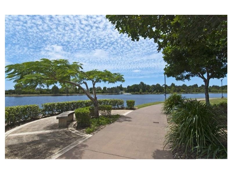 1060/1 The Cove Crescent, Carrara QLD 4211