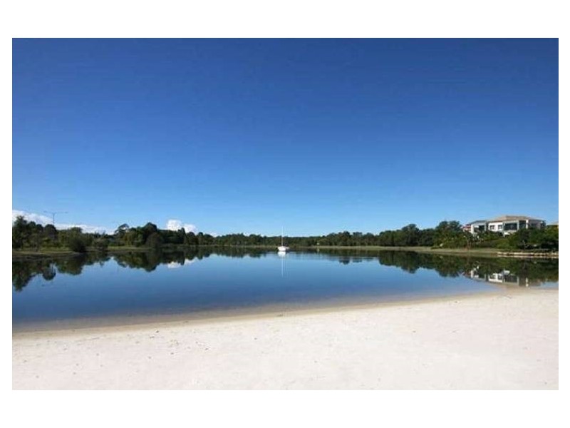 1060/1 The Cove Crescent, Carrara QLD 4211